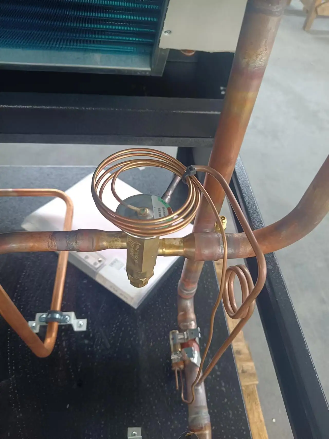 60KW Industrial Water Cooled DC Fan Motors Cabinet Type Air Conditioner for Laboratory Use