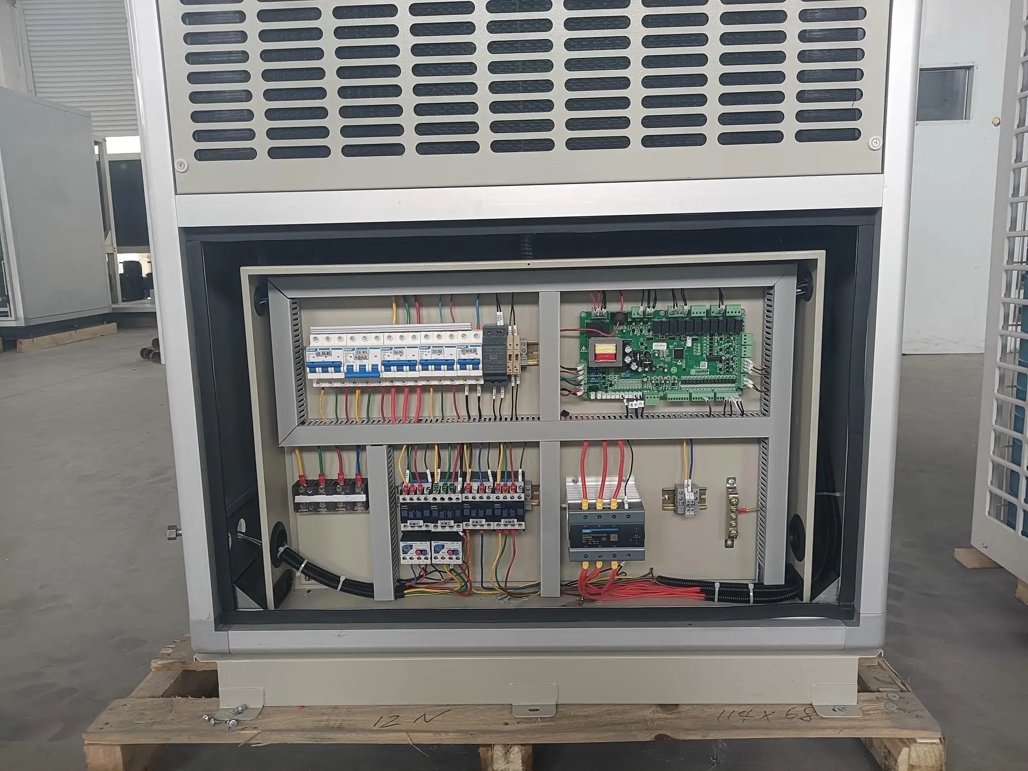 60KW Industrial Water Cooled DC Fan Motors Cabinet Type Air Conditioner for Laboratory Use