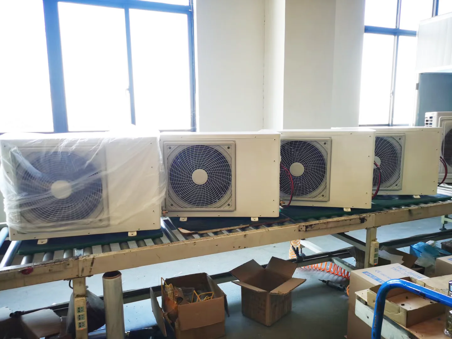 2024 New Solar Powered DEYE Air Conditioner OFF GRID DC 48V split hybrid portable AC/DC So