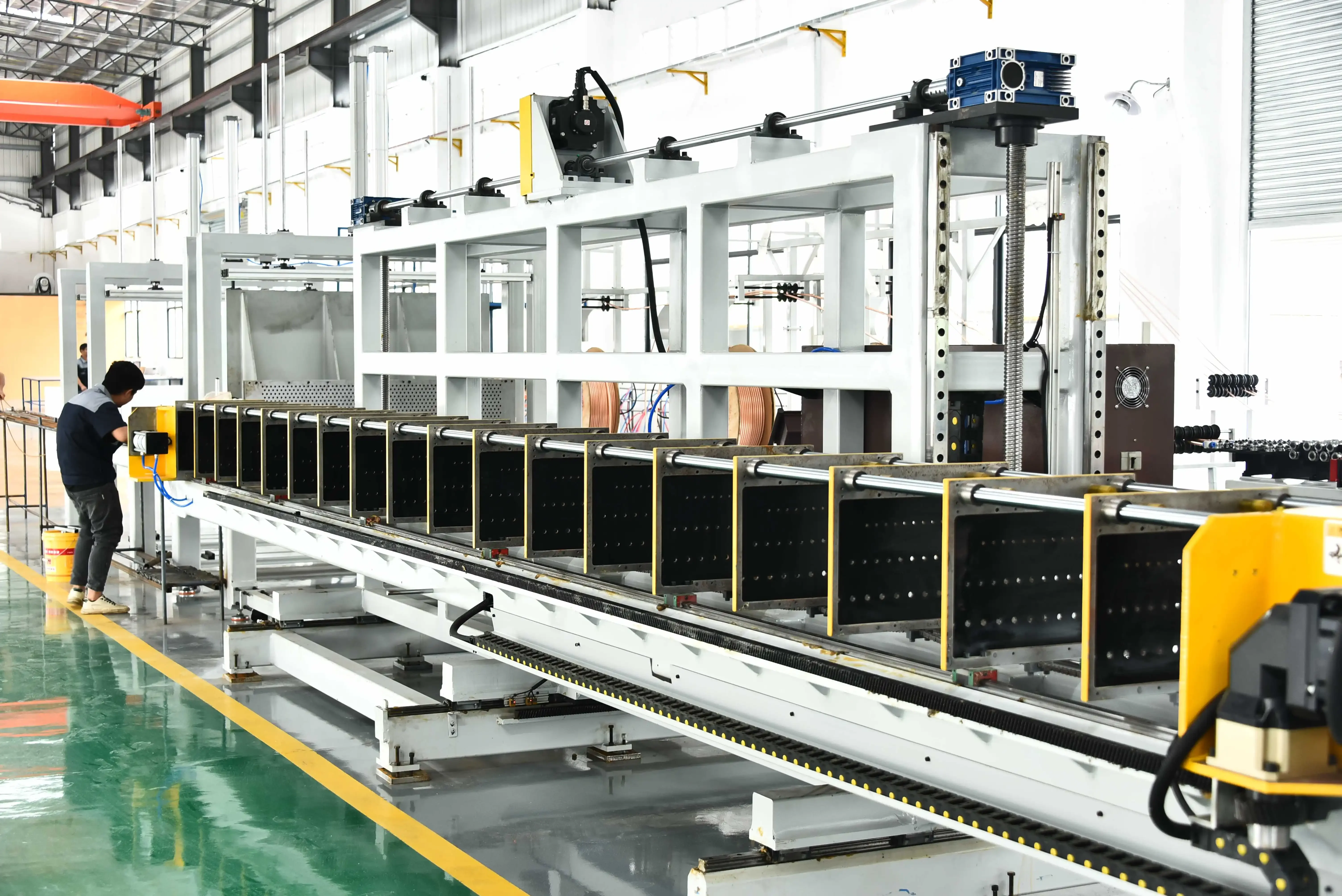 Horizontal Dry Cooler for Rooftop Installation | Compact Coil with Low Noise EC Fans