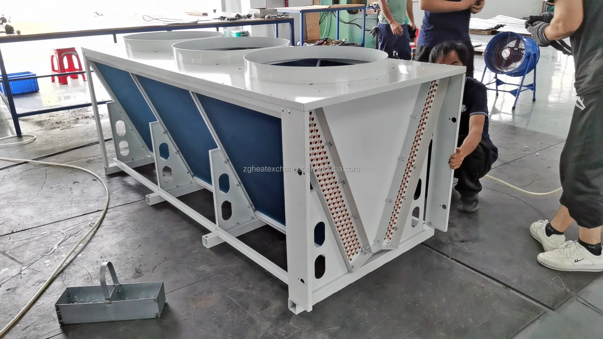 Horizontal Dry Cooler for Rooftop Installation | Compact Coil with Low Noise EC Fans