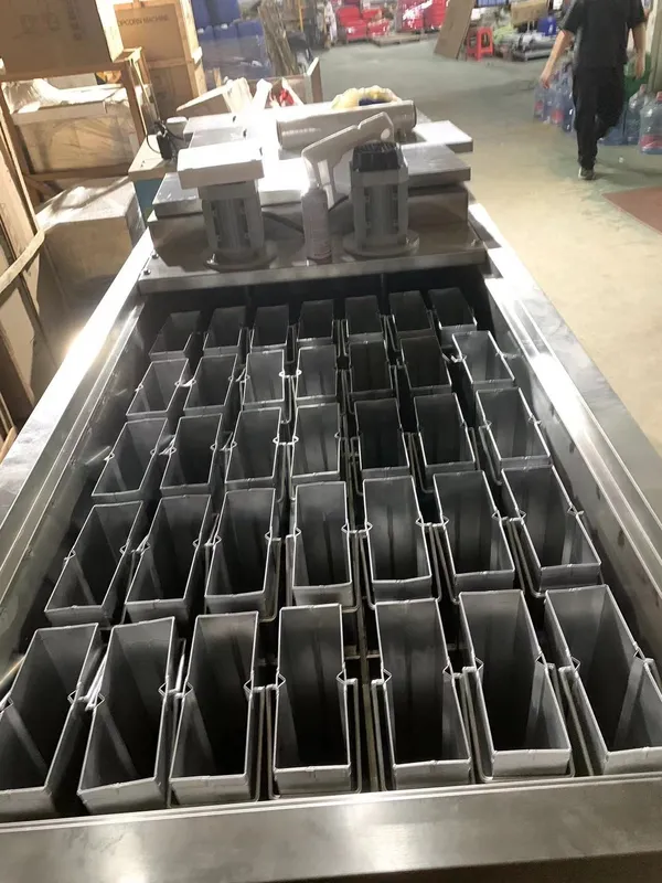 Ice Machine, 240 V, 1600W - view 3