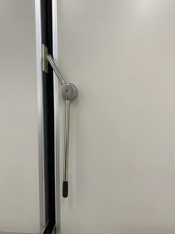 Metal Sliding Door Freezer, R-410A - view 6