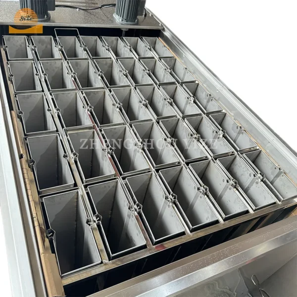 Ice Machine, 220V, 24 Hours