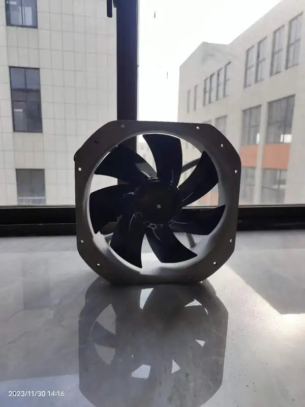 Mixed Flow Fan, 2700rpm, 130W, 250mm, Roof - view 3