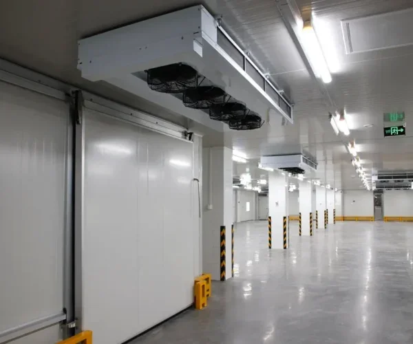 Room with Walk-in Refrigerator, 220 V, R404A