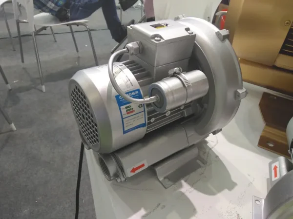 Side Channel Vacuum Blower, 2HB, 920H27 - view 3
