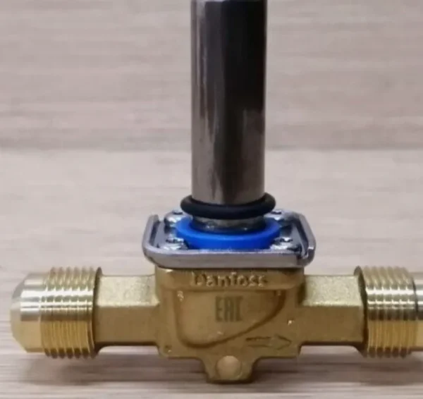 Solenoid Valve, 032L8079, EVR6 - view 2