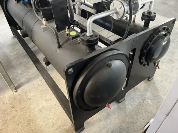 Water Cooled Screw Chiller, 400TR, ISO - view 4